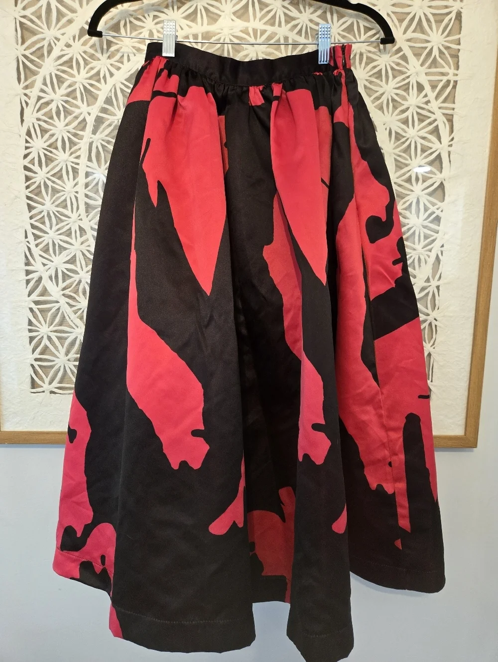 Few Moda A-Line Midi Skirt Black & Red Abstract Size M